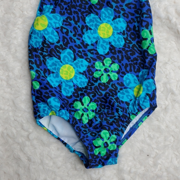 Bikini - Picture 2 of 4